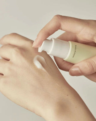 Rozjasňující a zklidňující pleťové sérum Light On Serum s vitaminem C a Centella Asiatica Beauty of Joseon_1 - 2