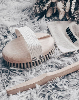 Masážní kartáč na tělo s vláknem z bukového dřeva atawa a snímací tyčinkou č. 2 Hhuumm - 2