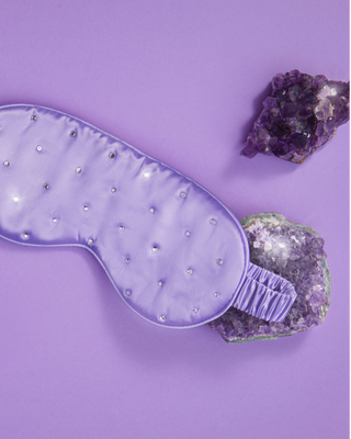 Hedvábná páska na spaní zdobená krystaly – lilac Crystallove - 3