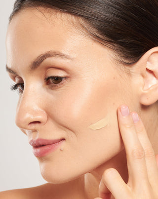 Hydratační pleťový krém BB spf 50 s kyselinou hyaluronovou a vitamínem C 03 Světle béžová Nutridome - 2