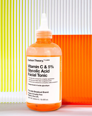 Tonikum s 5% kyselinou glykolovou a vitaminem C na hyperpigmentaci SupaVIT-C Tonic Carbon Theory_2 - 2