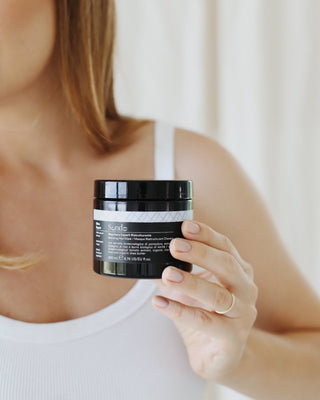 Silně obnovuje masku Ultra Repair Mask Sendo pro poškozené vlasy. - 2