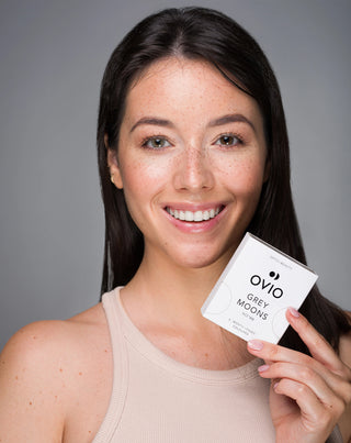 Popelavě šedá barevné kontaktní čočky měsíční nulové čočky Grey moons č. 1 Ovio - 2