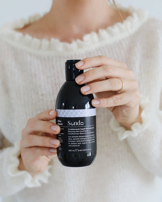 Silně obnovuje kondicionér Ultra Repair Sendo kondicionér pro poškozené vlasy. - 2