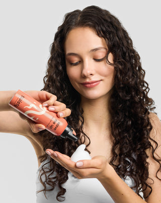 Pěna pro kudrnaté vlasy Wave me up Twisty pro fixaci kadeří bez zatížení - 2