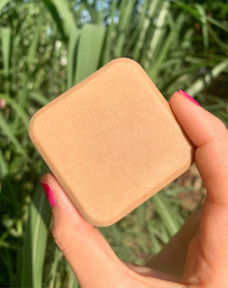 Jemné bronzující tělové mléko s máslem bacuri a eko třpytkami Auna_2 - 2