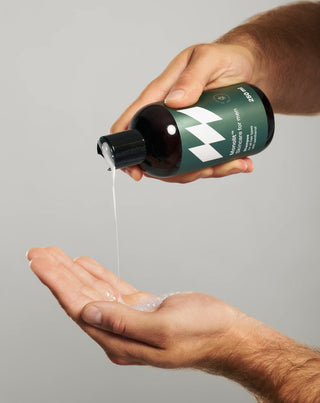 Vlasový šampon pro muže s panthenolem a heřmánkovým extraktem Monolith - 3