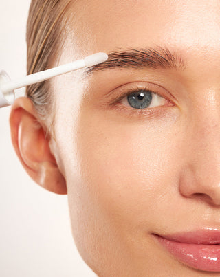 Zahušťující a posilující kondicionér na obočí, s extraktem ze zeleného čaje Nutridome - 2