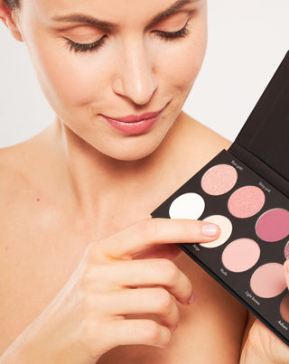 Paleta 10 odolných očních stínů v klasických odstínech Basic Eyeshadow Palette Nutridome
