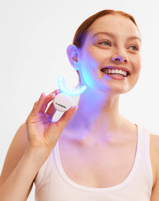 Sada na bělení zubů s LED lampou a bělícím gelem Light & Bright Smilebite