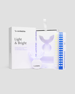 Sada na bělení zubů s LED lampou a bělícím gelem Light & Bright Smilebite