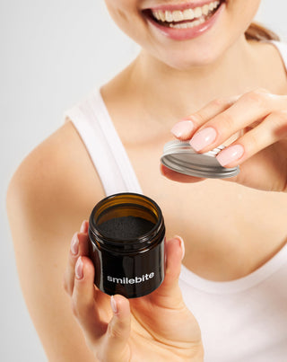 Prášek na bělení zubů Smilebite s kokosovým uhlím - 5