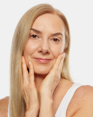 Sada pro líčení tvářenka, bronzer, rozjasňovač - univerzální pro všechny typy pleti Aggie - 4