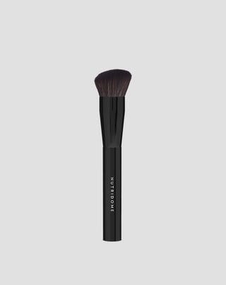 Štětec na make-up se zkosenou špičkou, která se přizpůsobí tvaru obličeje Nutridome