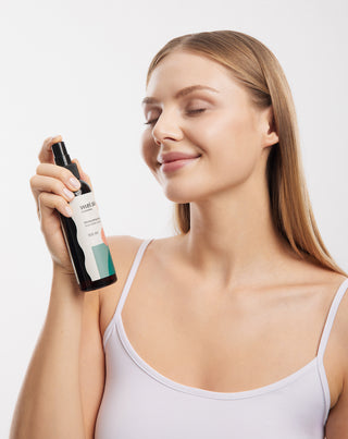 Hydratační hydrolát z květů hořkého pomeranče na obličej, vlasy a tělo Mel Skin_2