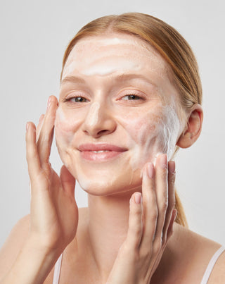 Čisticí pěna na obličej s květy hořkého pomeranče Mel Skin Blossom - 3