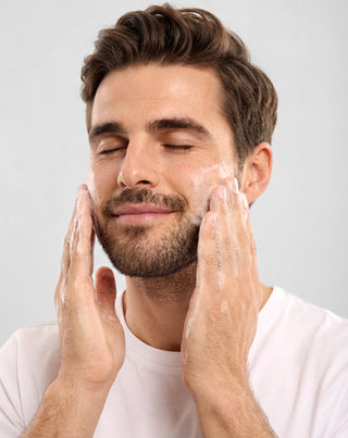 Šampon na vousy s panthenolem a niacinamidem pro čištění a úpravu vousů Monolit - 3