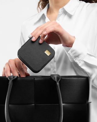 Malá šperkovnice s přihrádkami, válečky a háčky, černá Mys_2 - 3