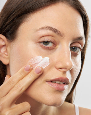 Krém s filtrem SPF 20 na den s trojnásobným účinkem proti vráskám Timeless Orphica - 4