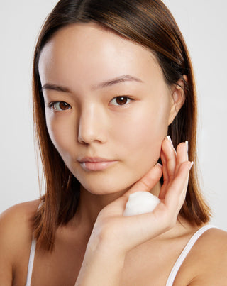 Pěna na čištění obličeje se spirulinou a olejem tsubaki Uddo - 2