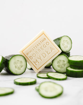 Veganské peelingové mýdlo v kostce Okurka Ministerstwo Dobrego Mydła