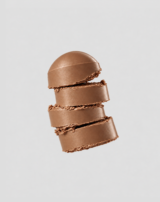 Bronzer ve formě tyčinky na obličej, přirozený efekt opálení a precizní konturování Praline Nutridome