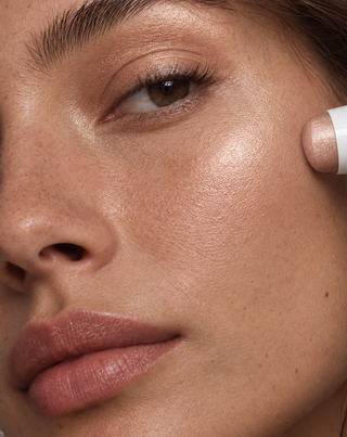 Sada na make-up a konturování obličeje: bronzer, tvářenka a highlighter v tyčince, Nutridome